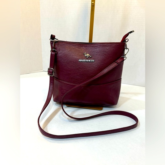 JINGPINDAISHU Handbags - Jingpindaishu Burgundy Leather Crossbody Purse Multi-Compartment Slightly Used